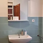 8 Hotel *