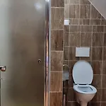 8 Hotel *