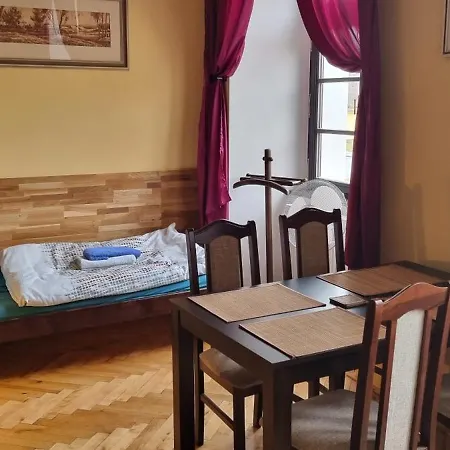 8 * Jaroměř
