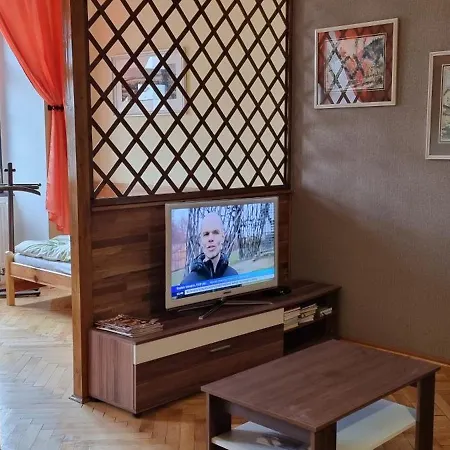 Hotel 8