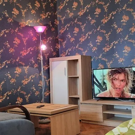 Hotel 8 *