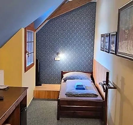 Hotel 8 *