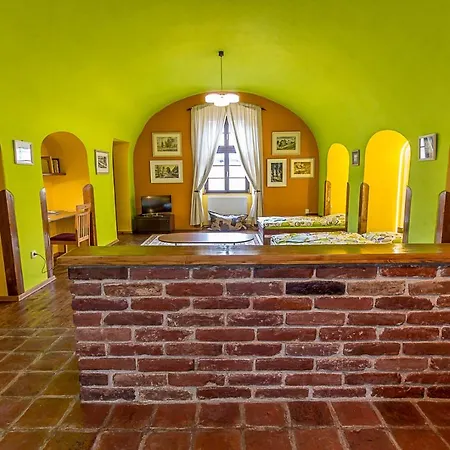 Hotel 8 Jaromer