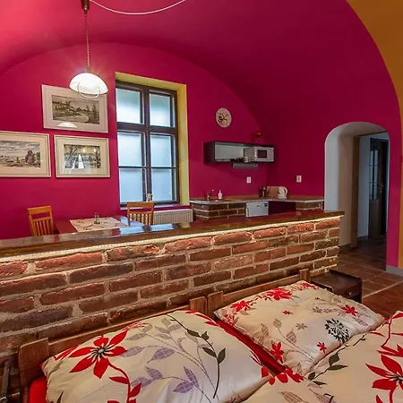 8 Otel Jaroměř