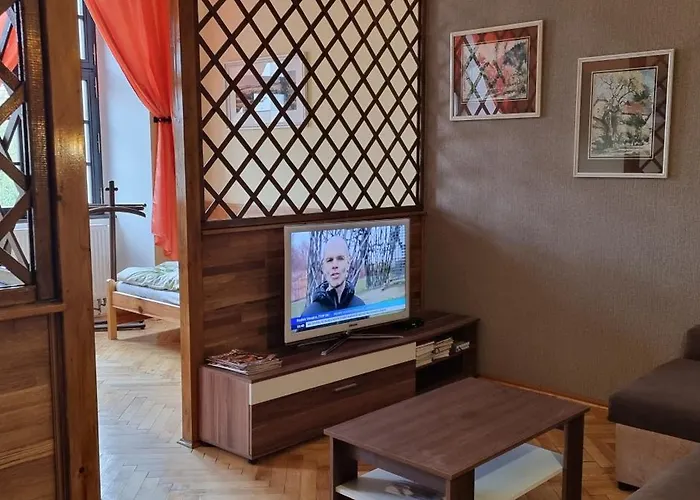 Hotel 8