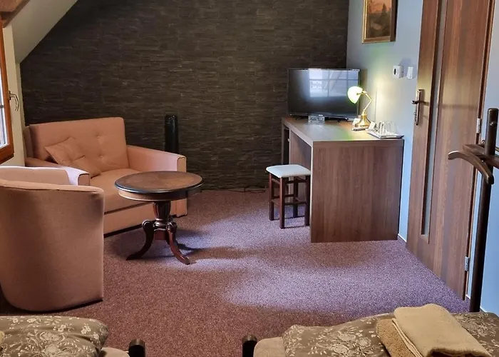 Hotel 8