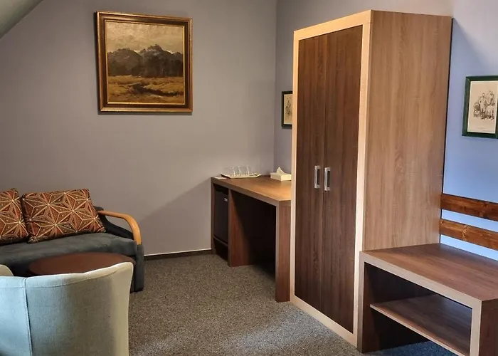 8 Hotel
